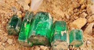بازار سنتی خرید و فروش زمرد در دره پنجشیر افغانستان